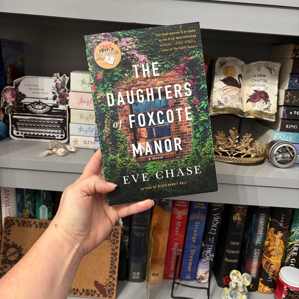 The Daughters of Foxcote Manor Paperback